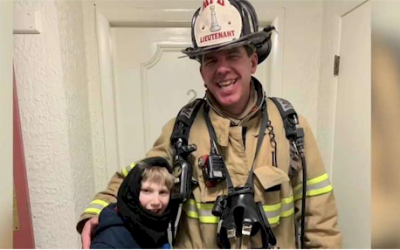 Firefighter Using Sign Language Befriends Non-Verbal Boy